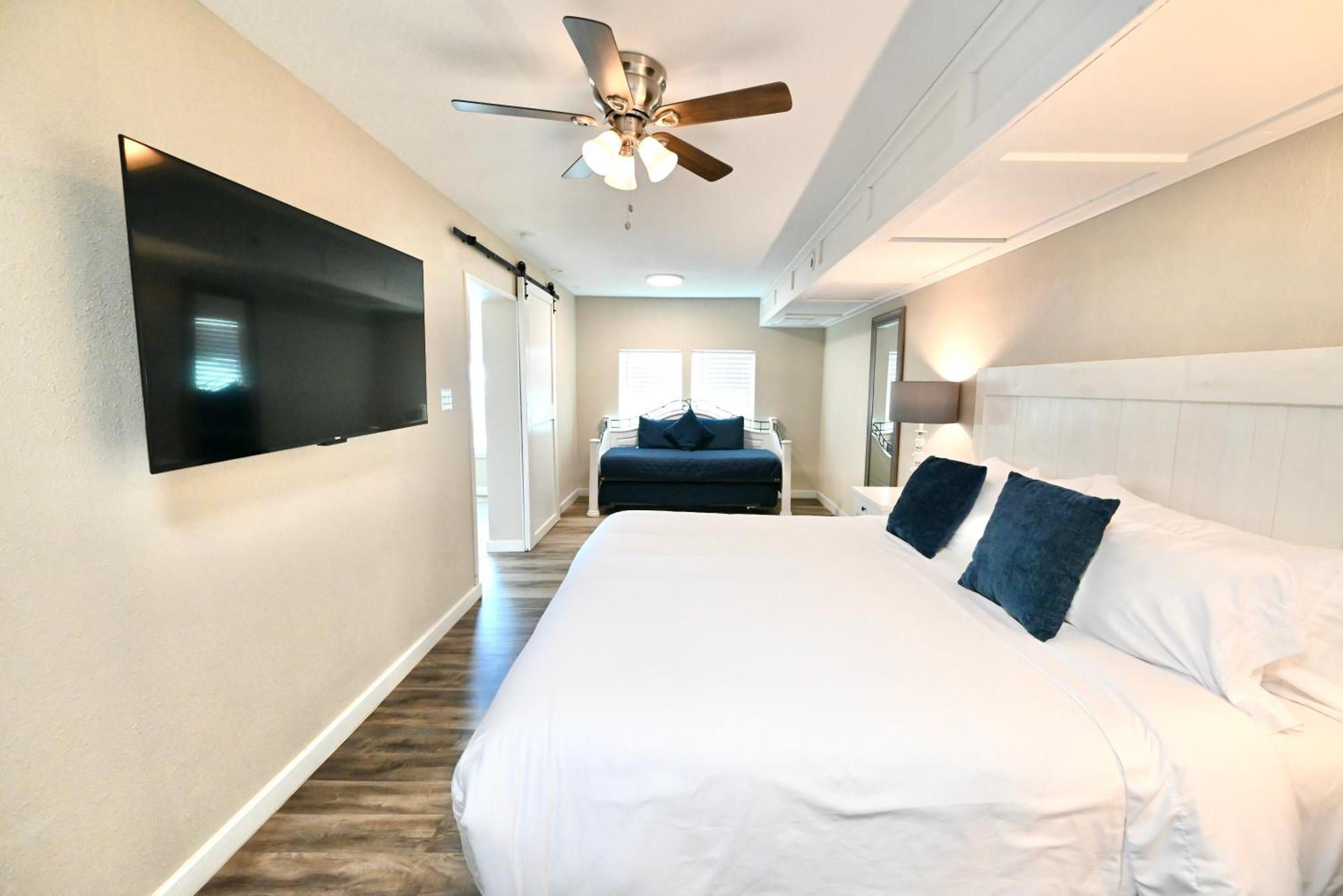 Blanco County Inn & Guesthouses Exterior foto